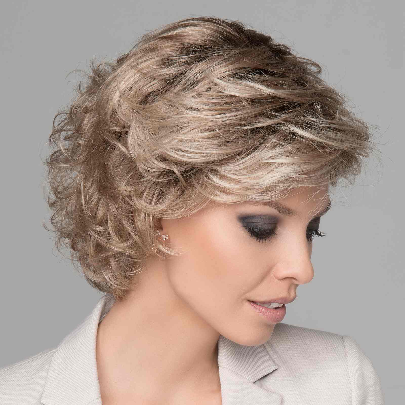 Daily Large Wig | The ready-to-wear synthetic hair looks and feels like natural hair