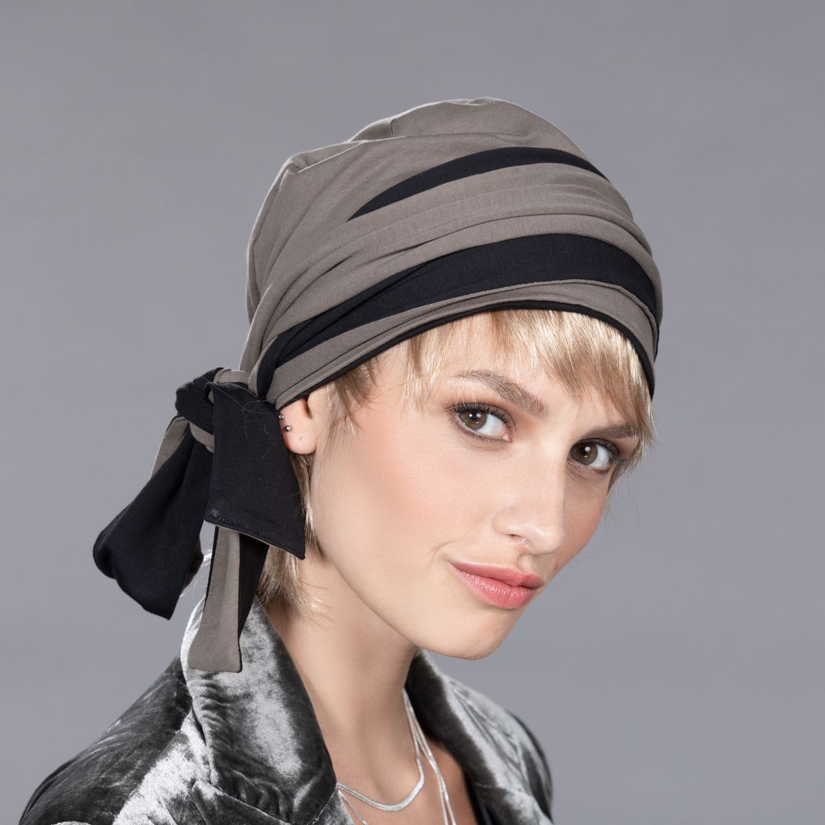ama-black-taupe