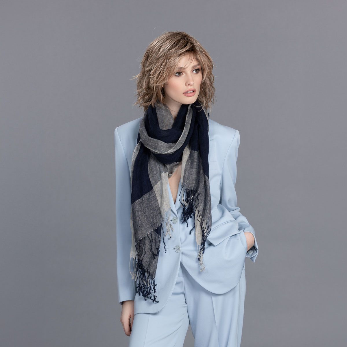 cairo scarf in Navy/Nature