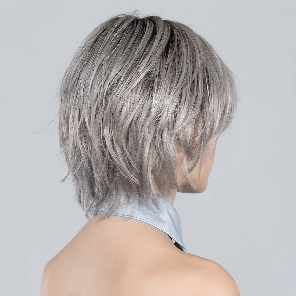 easy-mono-part-metallic-blonde-rooted easy-mono-part-metallic-blonde-rooted