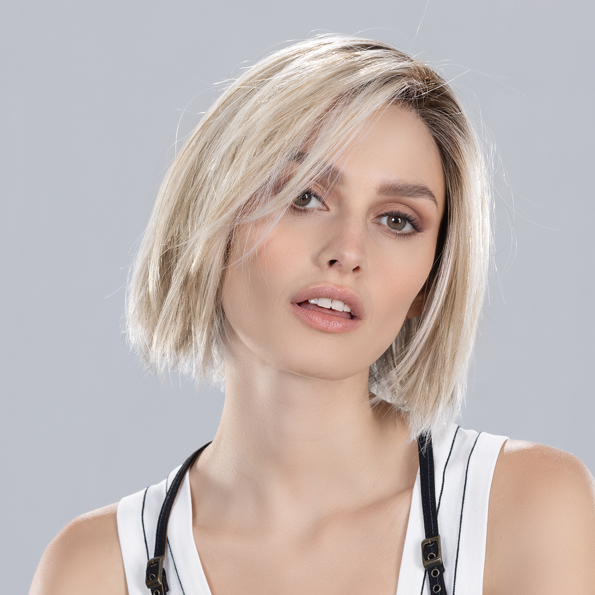 ready-mono-part-silverblonde-rooted ready-mono-part-silverblonde-rooted