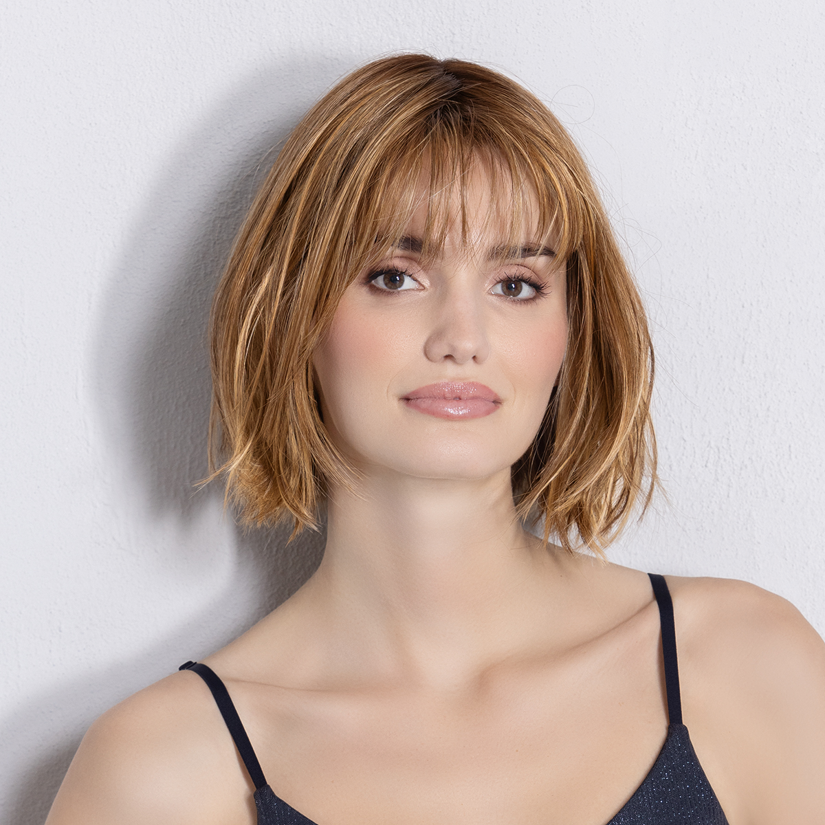 vivi-mono-part-toffeeblonde-rooted vivi-mono-part-toffeeblonde-rooted